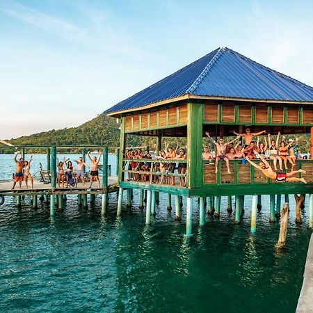 Mad Monkey Koh Rong Samloem Albergue Koh Rong Sanloem Exterior foto