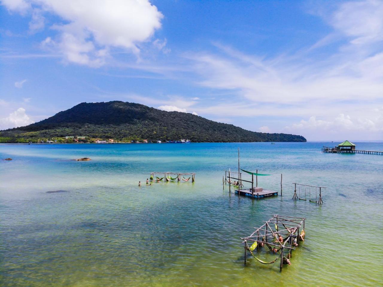 Mad Monkey Koh Rong Samloem Albergue Koh Rong Sanloem Exterior foto
