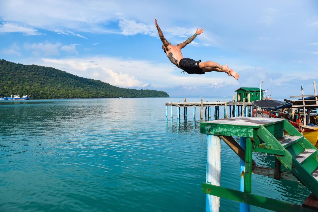 Mad Monkey Koh Rong Samloem Albergue Koh Rong Sanloem Exterior foto